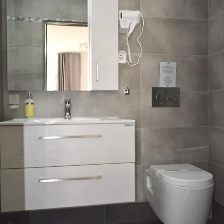 Virginia Apartment Tinos