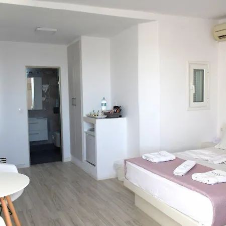 Virginia Apartment